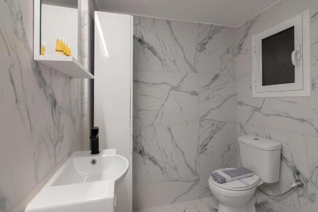 Fully Renovated 1 Bedroom Condo Athènes Extérieur photo